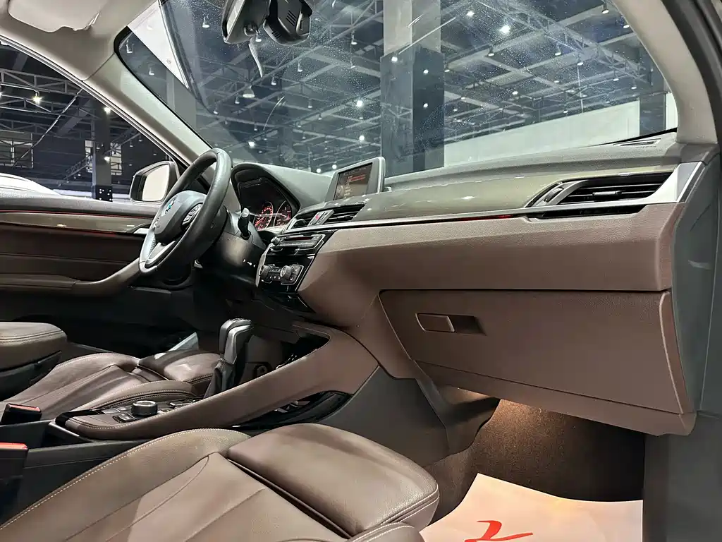 BMW X1 2017 — фото 12