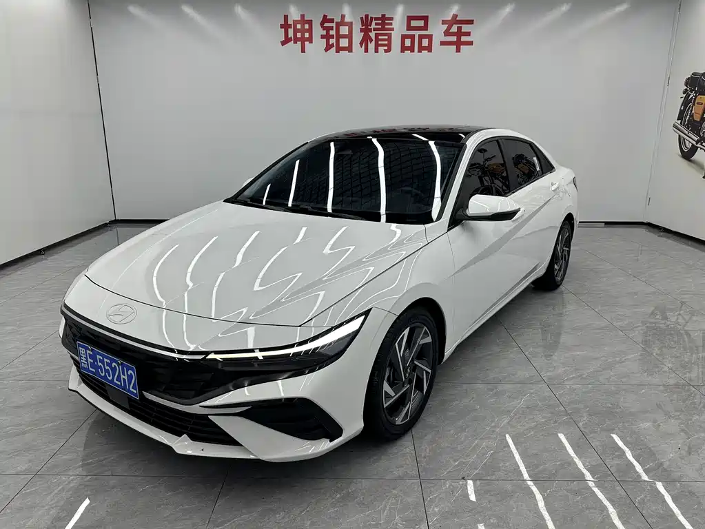 Hyundai Elantra 2023