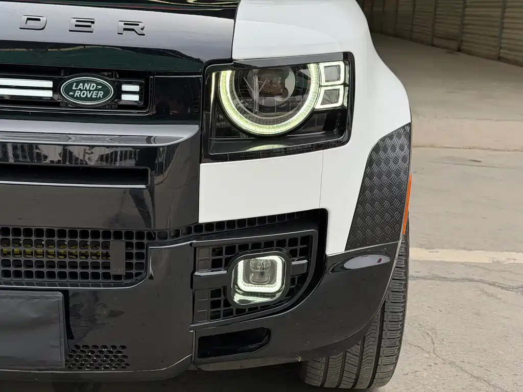 Land Rover Defender 2022 — фото 12