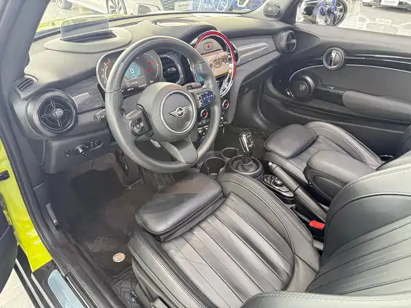 MINI MINI 2023