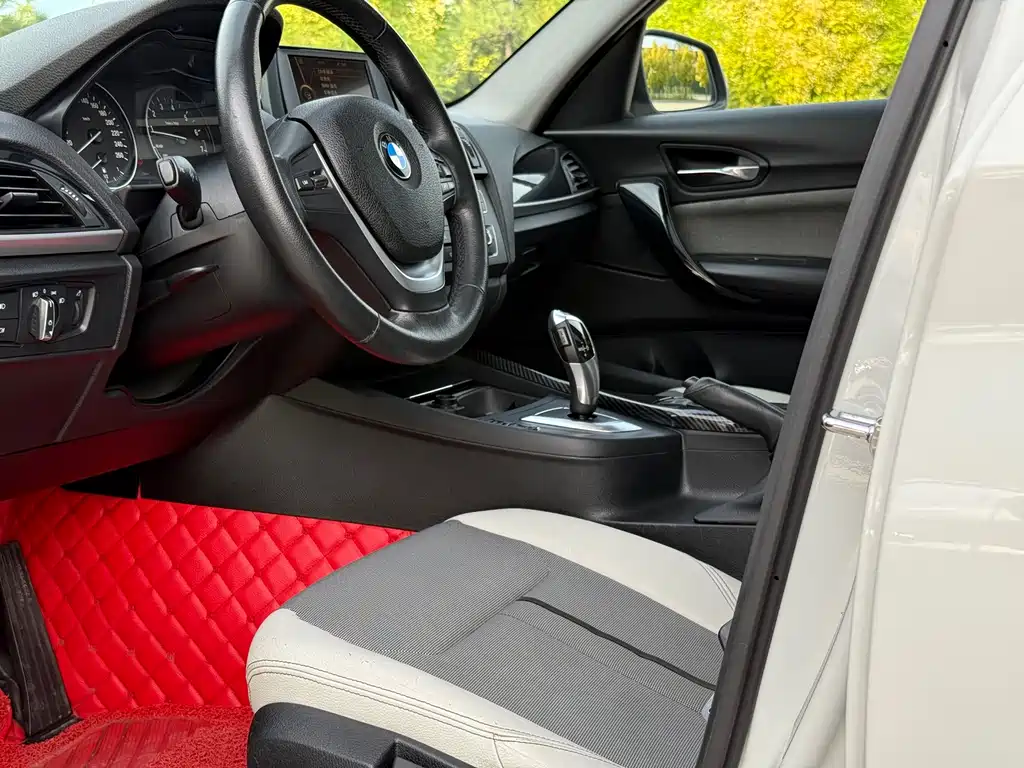 BMW 1 Series 2012 — фото 17