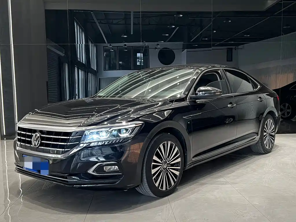 Volkswagen Passat 2021 — фото 1