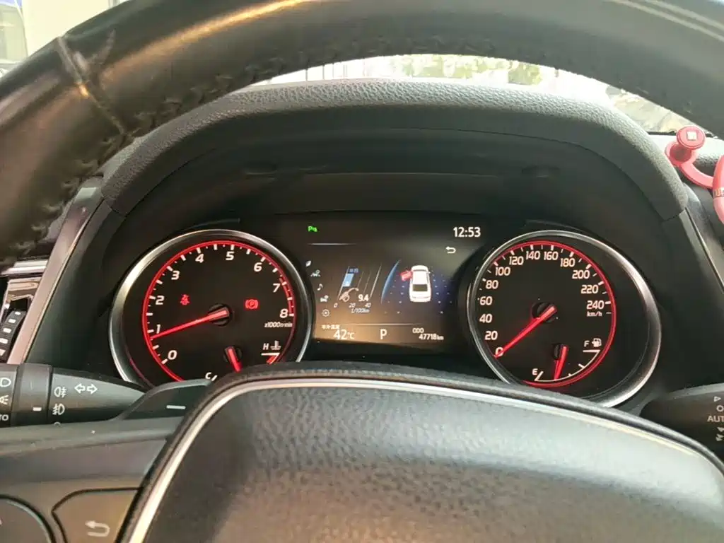 Toyota Camry 2020 — фото 12