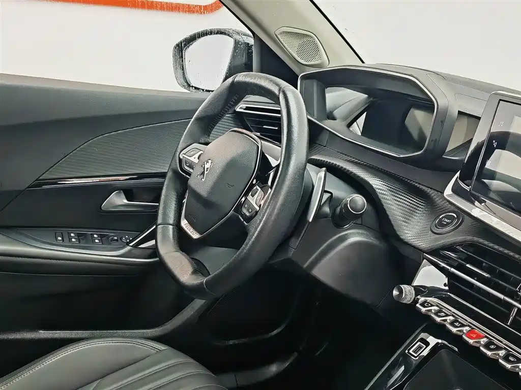 Peugeot 2008 2021 — фото 22