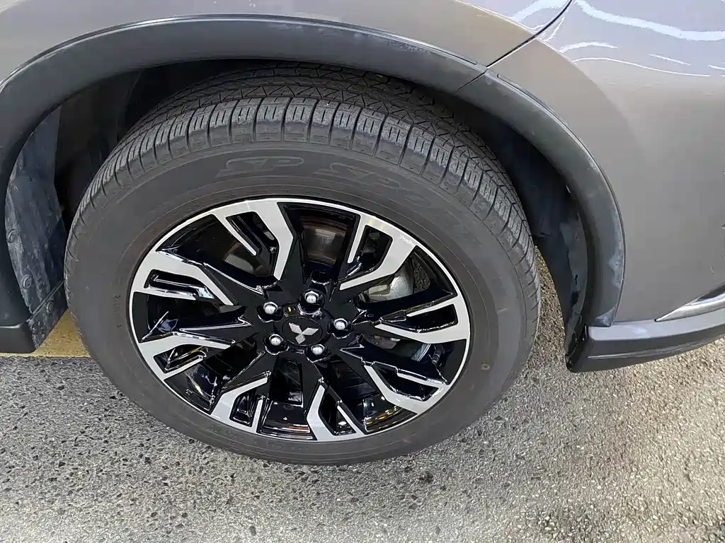 Mitsubishi Outlander 2020 — фото 15