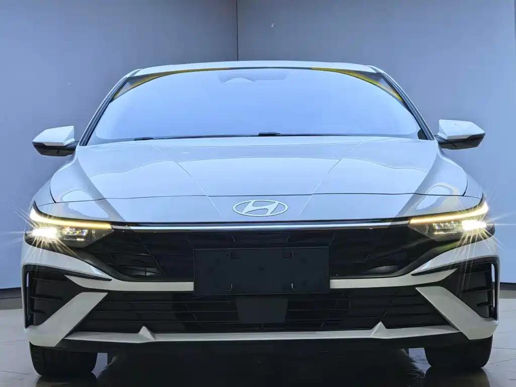 Hyundai Elantra 2023