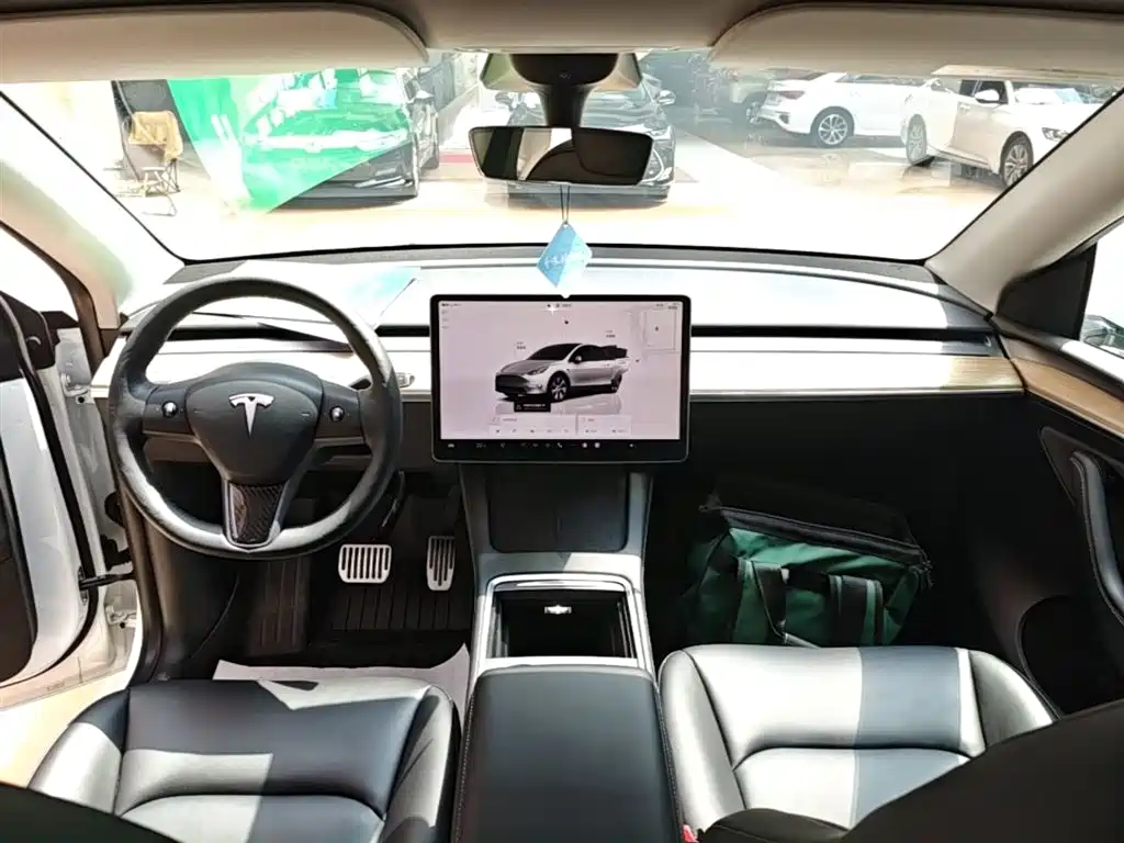 Tesla Model Y 2022 — фото 10