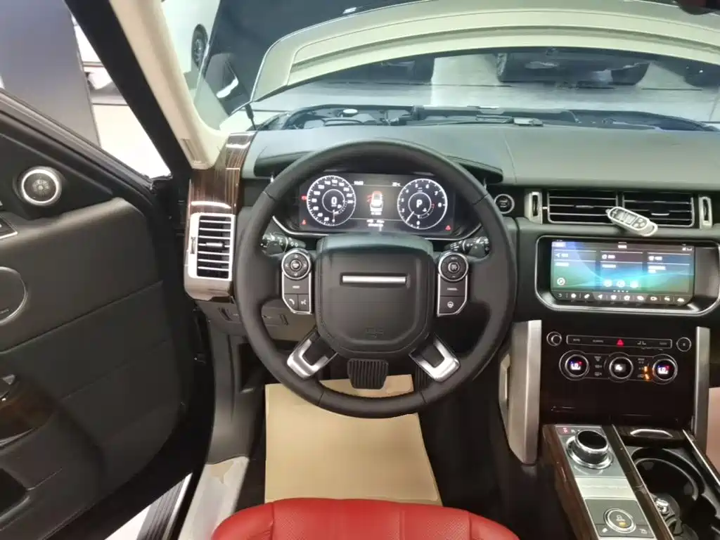 Land Rover Range Rover 2018 — фото 11
