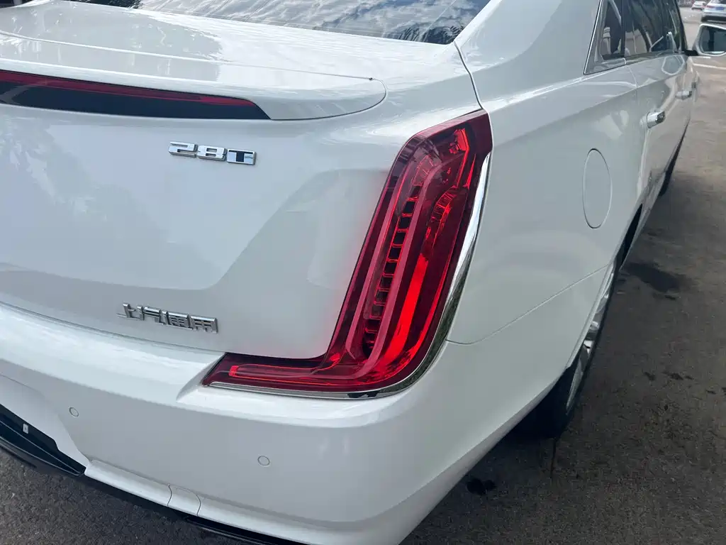 Cadillac XTS 2018 — фото 15