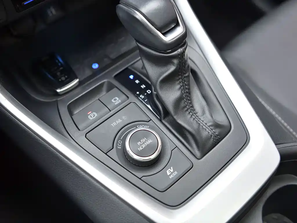 Toyota Wildlander 2023 — фото 13