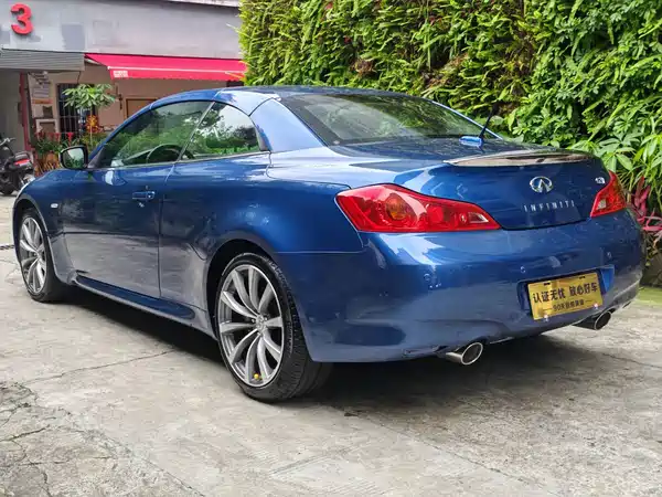 Infiniti M Series 2011