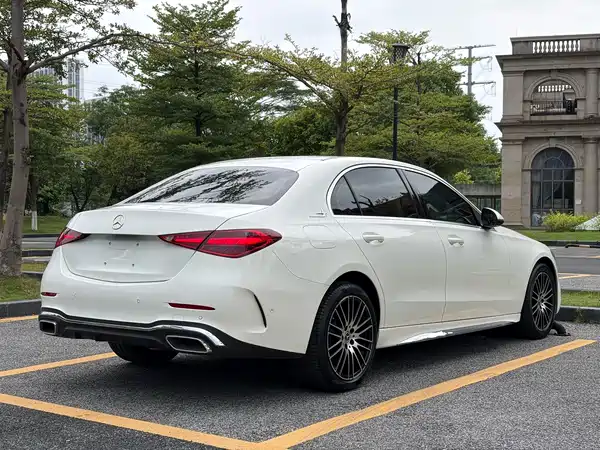 Mercedes-Benz C-Class 2024