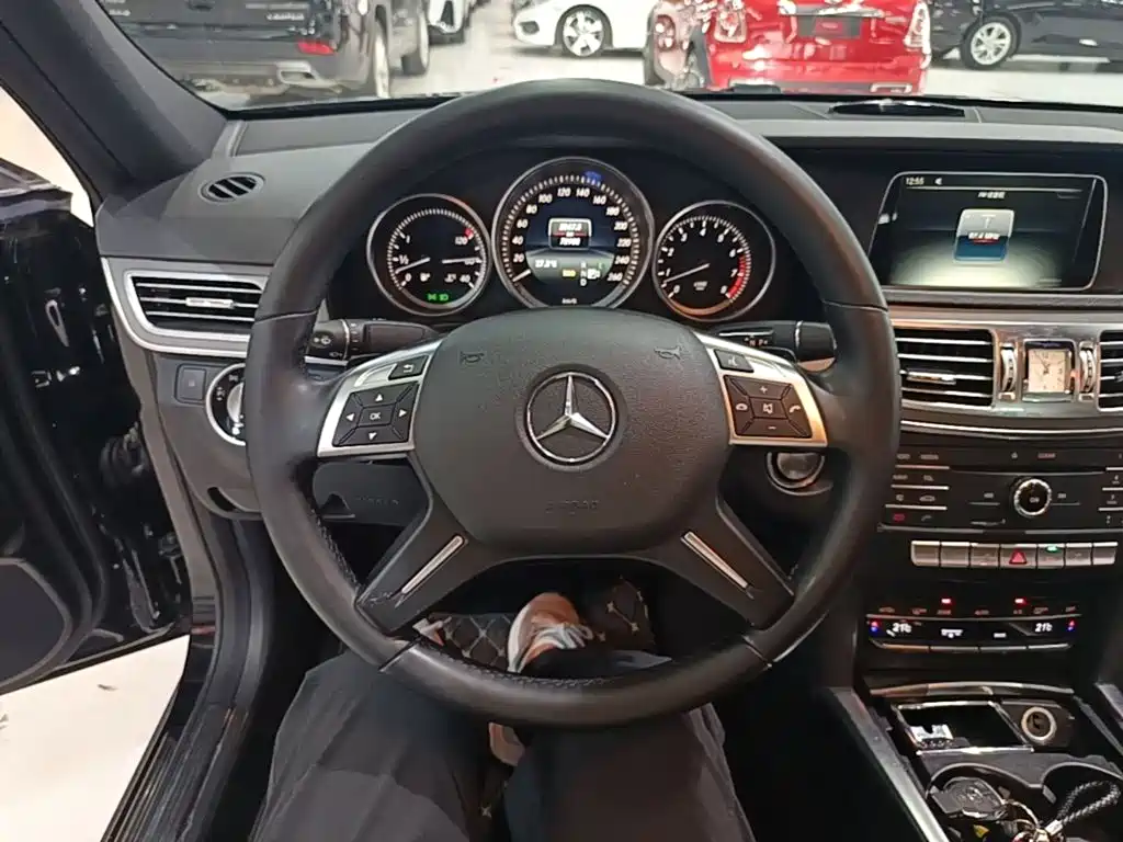 Mercedes-Benz E-Class 2016 — фото 11
