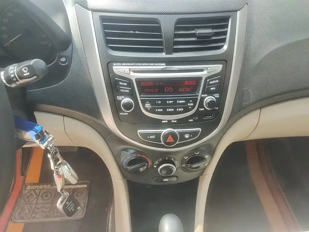 Hyundai Verna 2017 — фото 13