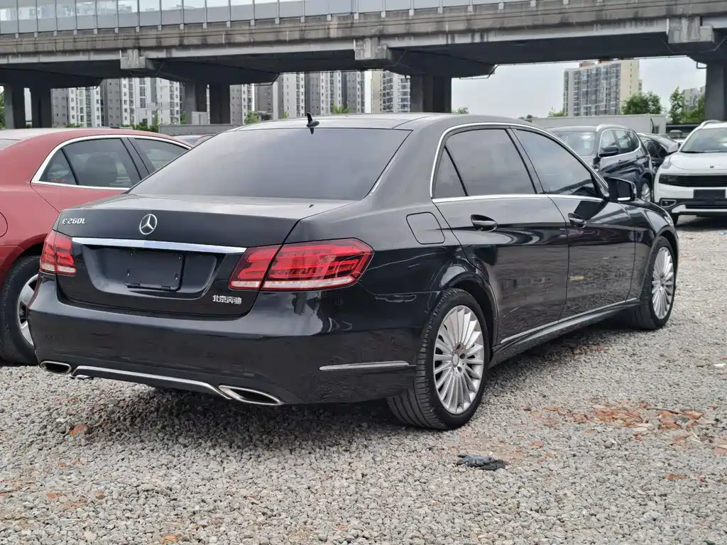 Mercedes-Benz E-Class 2013 — фото 10