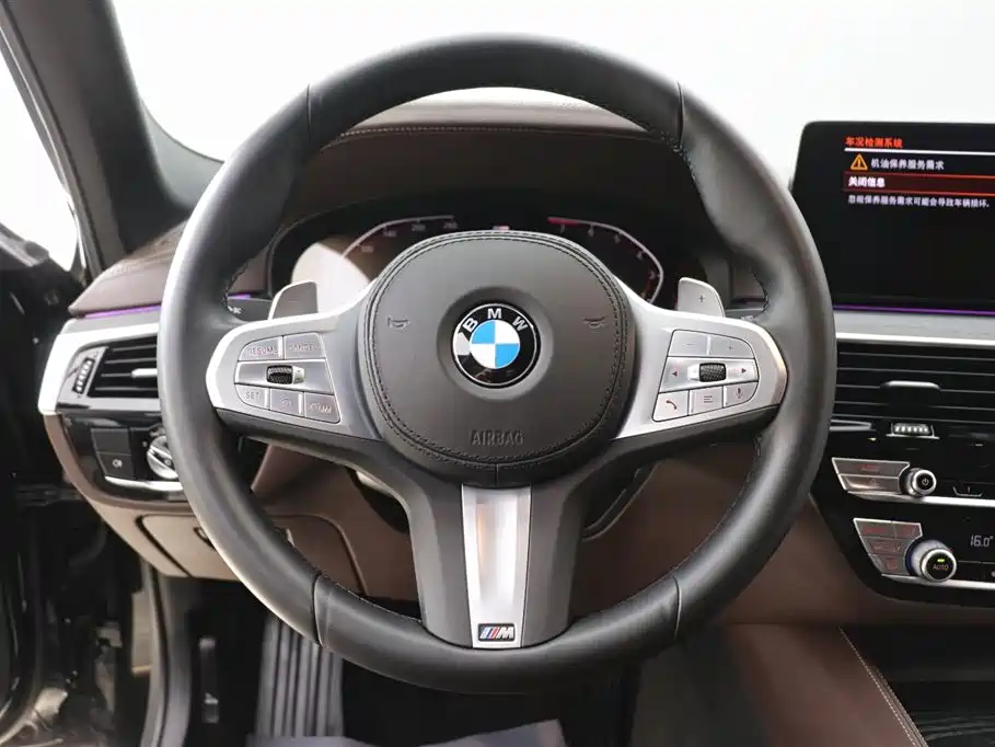BMW 5 Series 2023 — фото 15