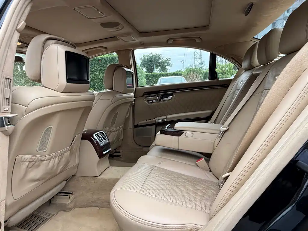 Mercedes-Benz S-Class AMG 2011 — фото 14