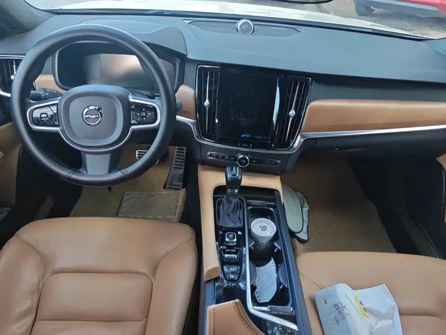 Volvo S90 2017 — фото 12