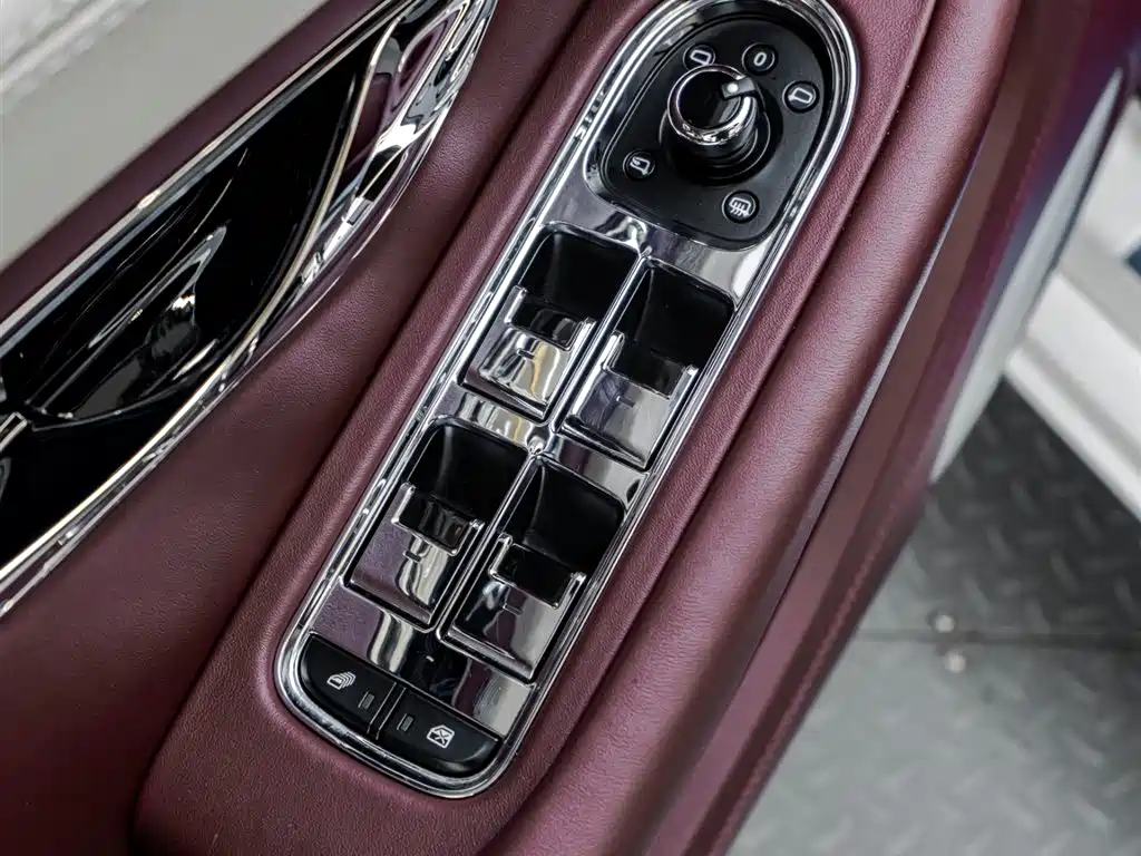 Bentley Continental 2023 — фото 28
