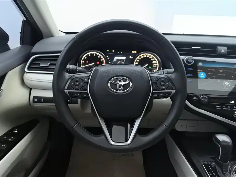 Toyota Camry 2020 — фото 15