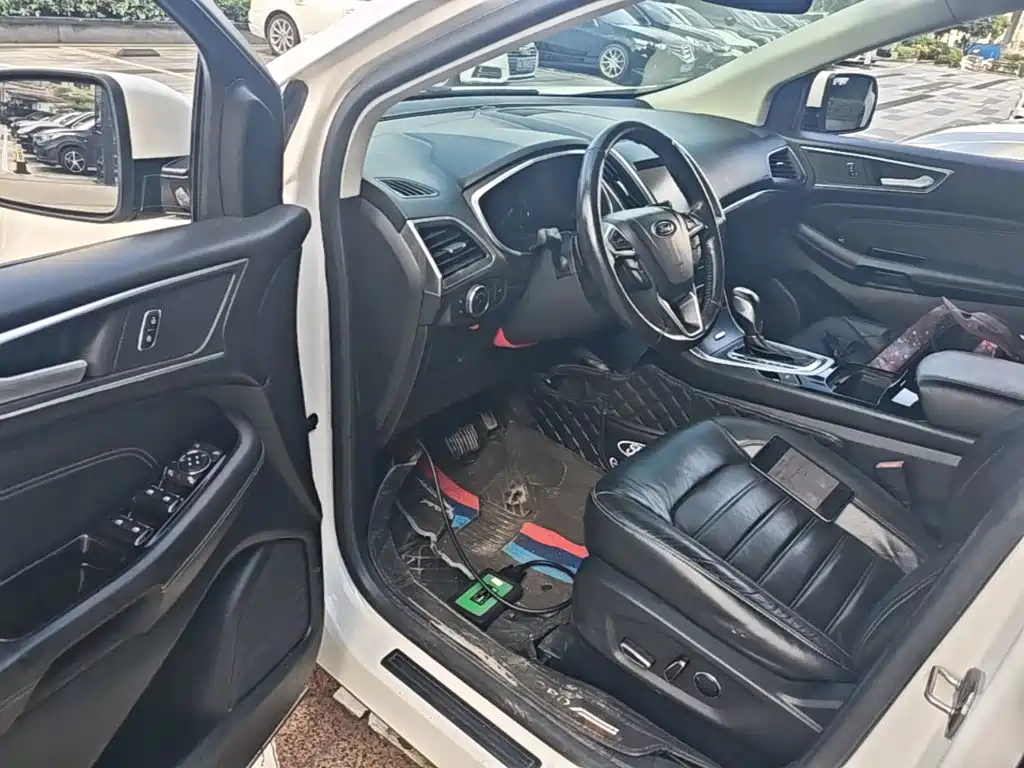 Ford Edge 2016 — фото 16