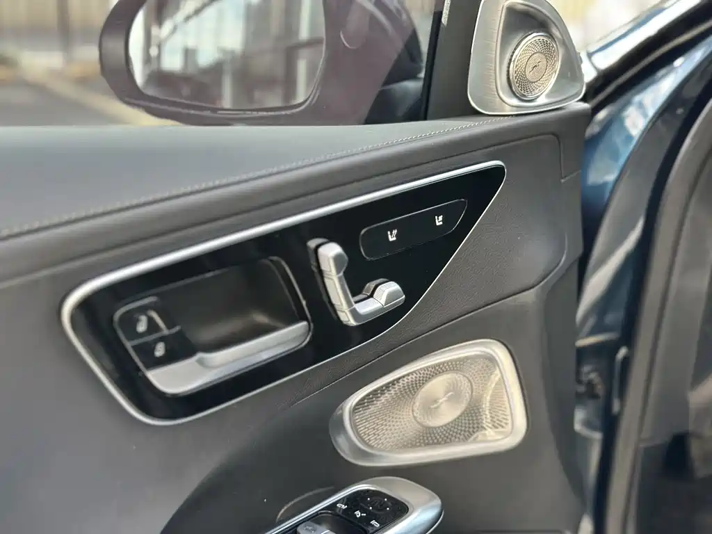 Mercedes-Benz C-Class 2023 — фото 15
