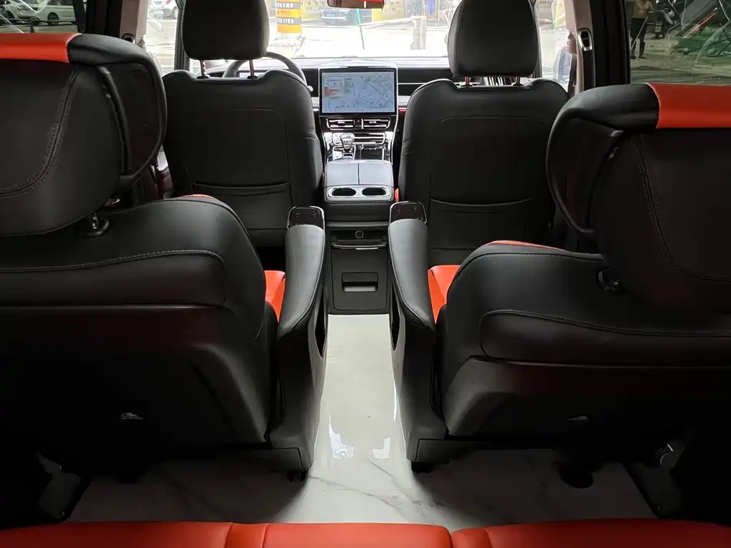GAC Motor Trumpchi M8 2024 — фото 25