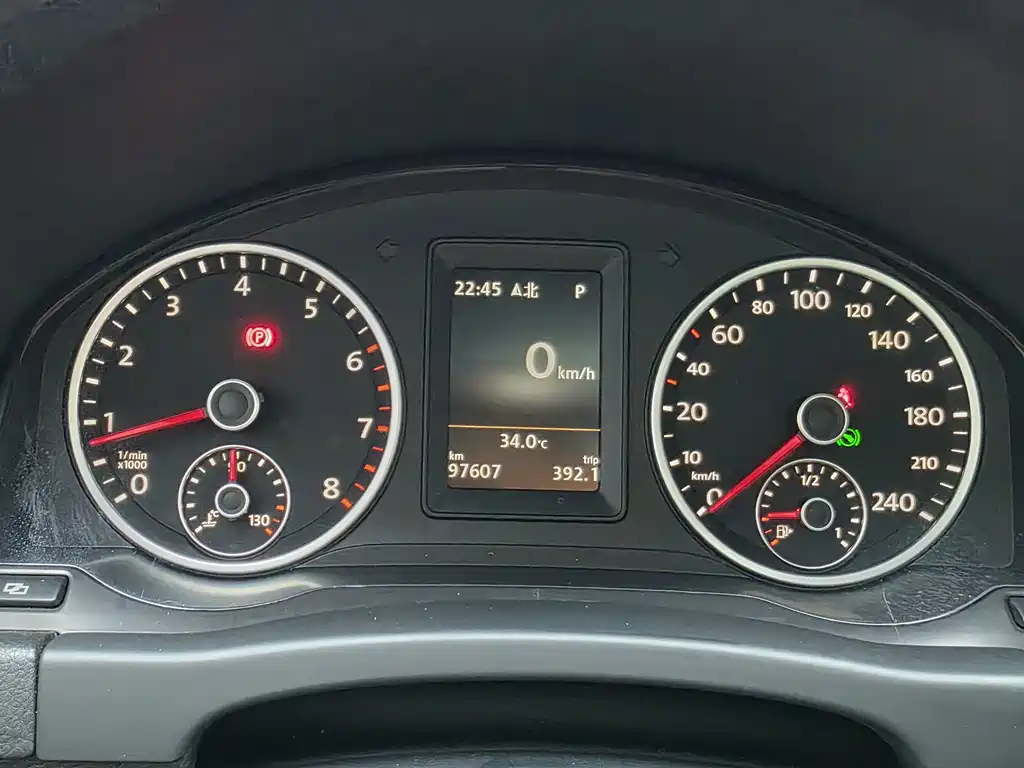 Volkswagen Tiguan 2015 — фото 15