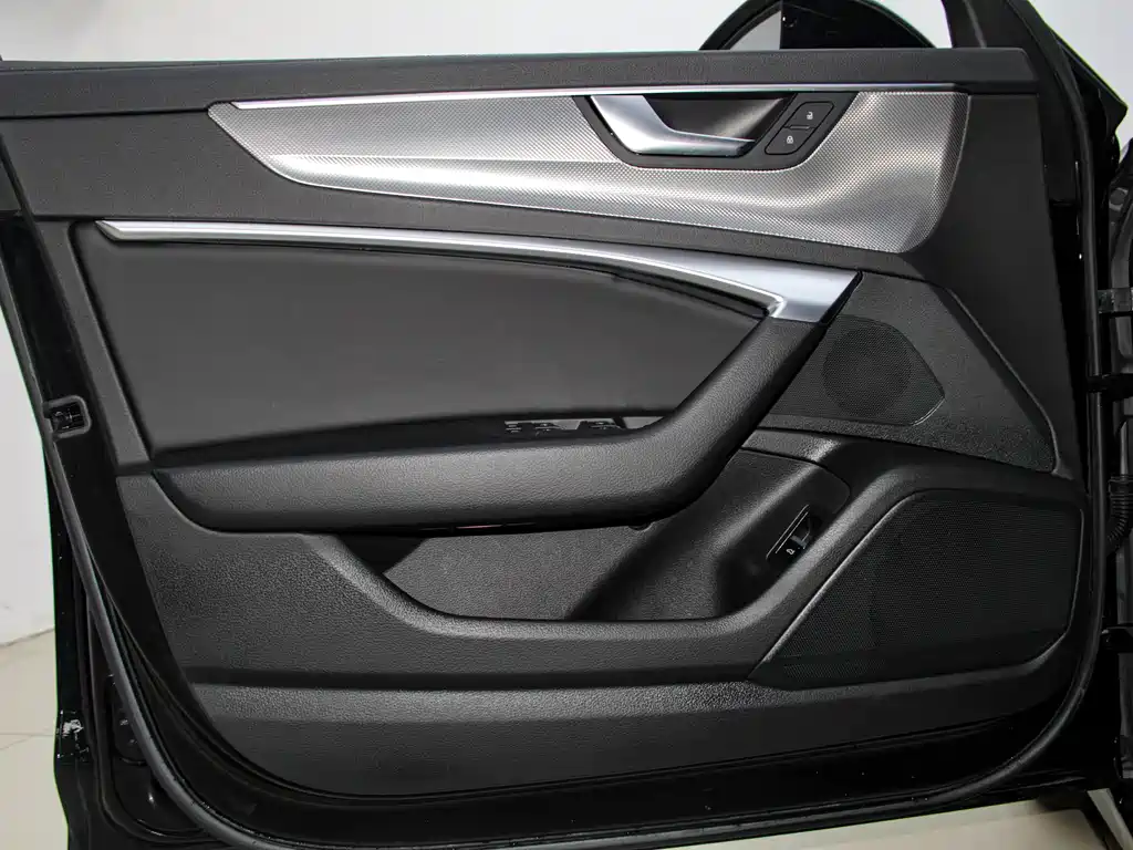 Audi A6L 2021 — фото 17