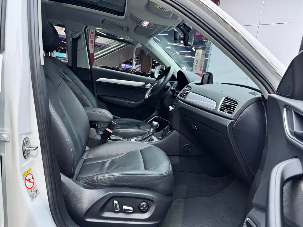 Audi Q3 2018 — фото 18