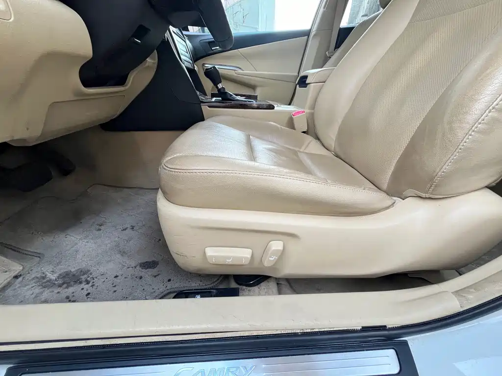 Toyota Camry 2017 — фото 12