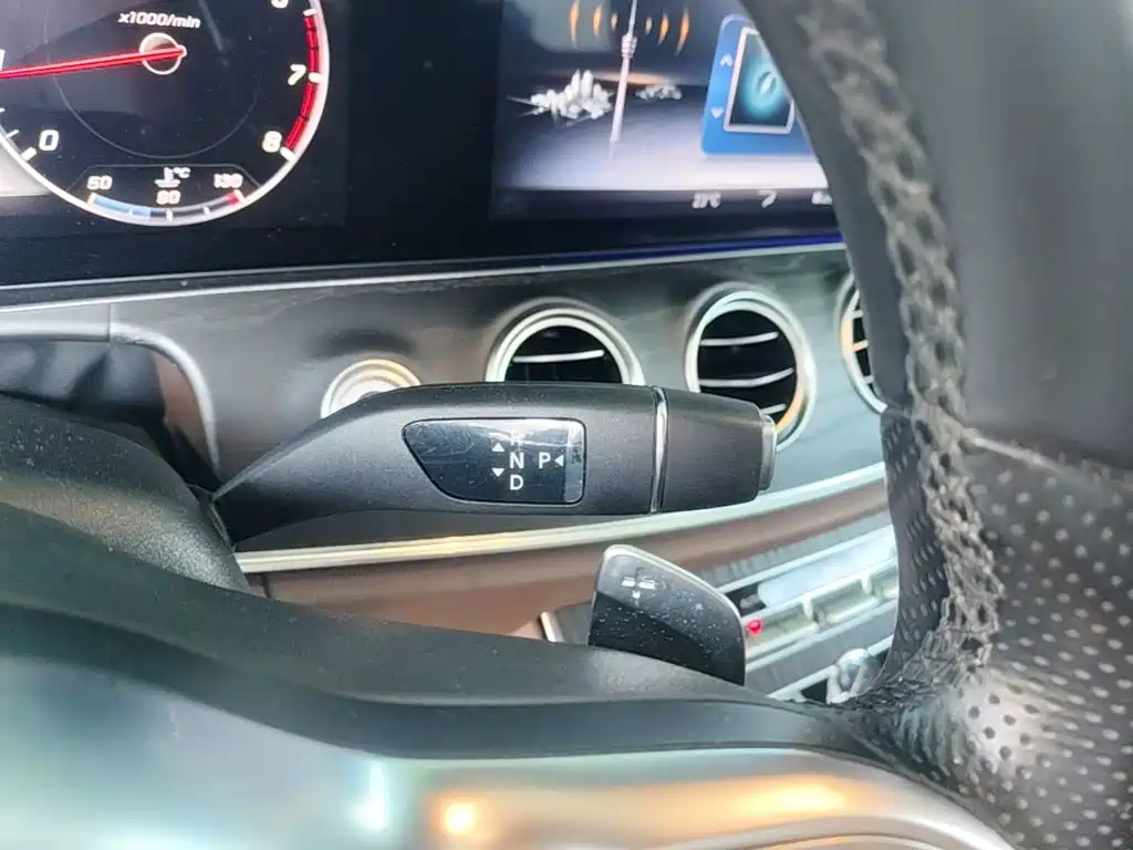 Mercedes-Benz E-Class 2020 — фото 14