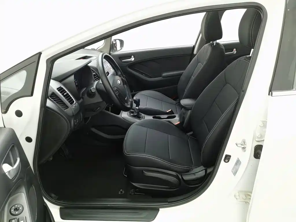 Kia K3 2015 — фото 10