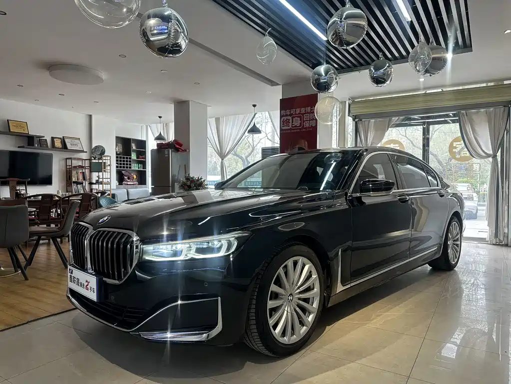 BMW 7 Series 2020 — фото 1