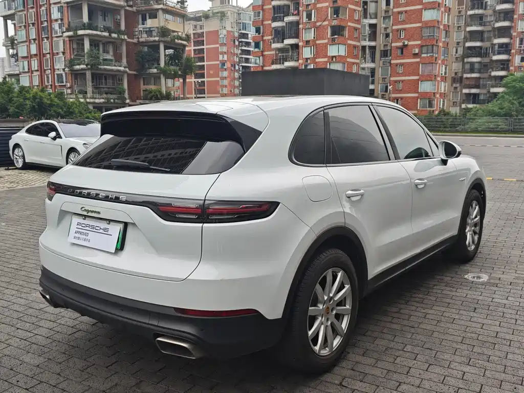 Porsche Cayenne Hybrid 2019 — фото 9