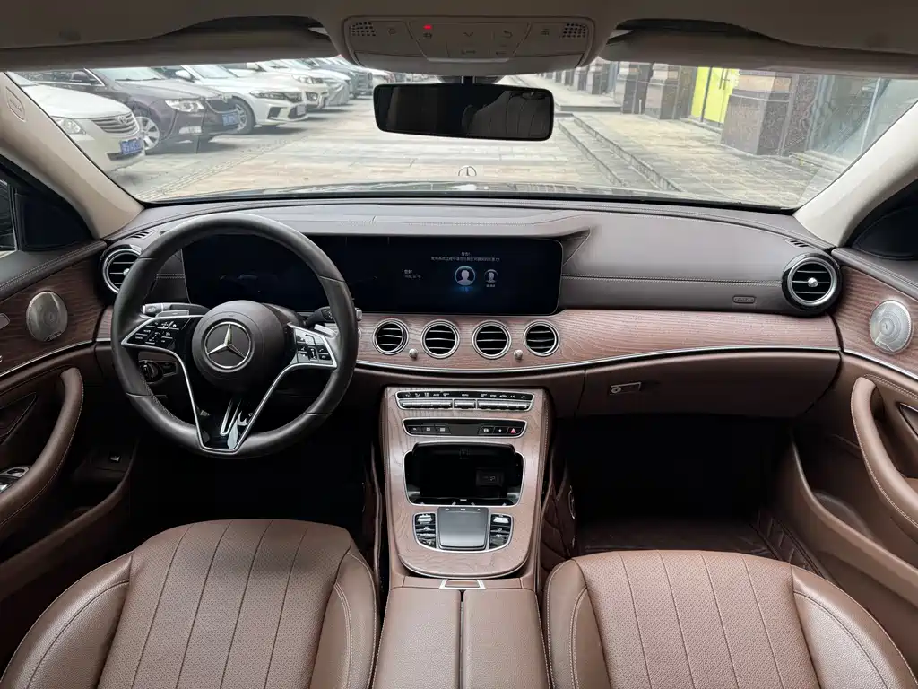 Mercedes-Benz E-Class 2022 — фото 8