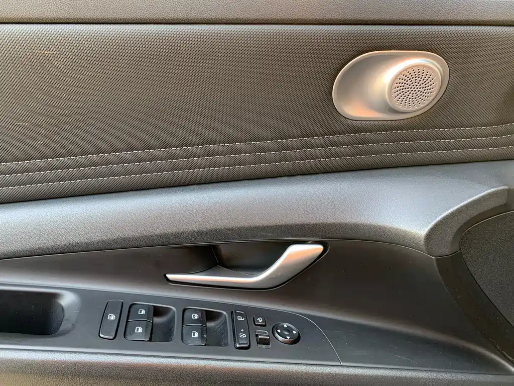 Hyundai Elantra 2021 — фото 22