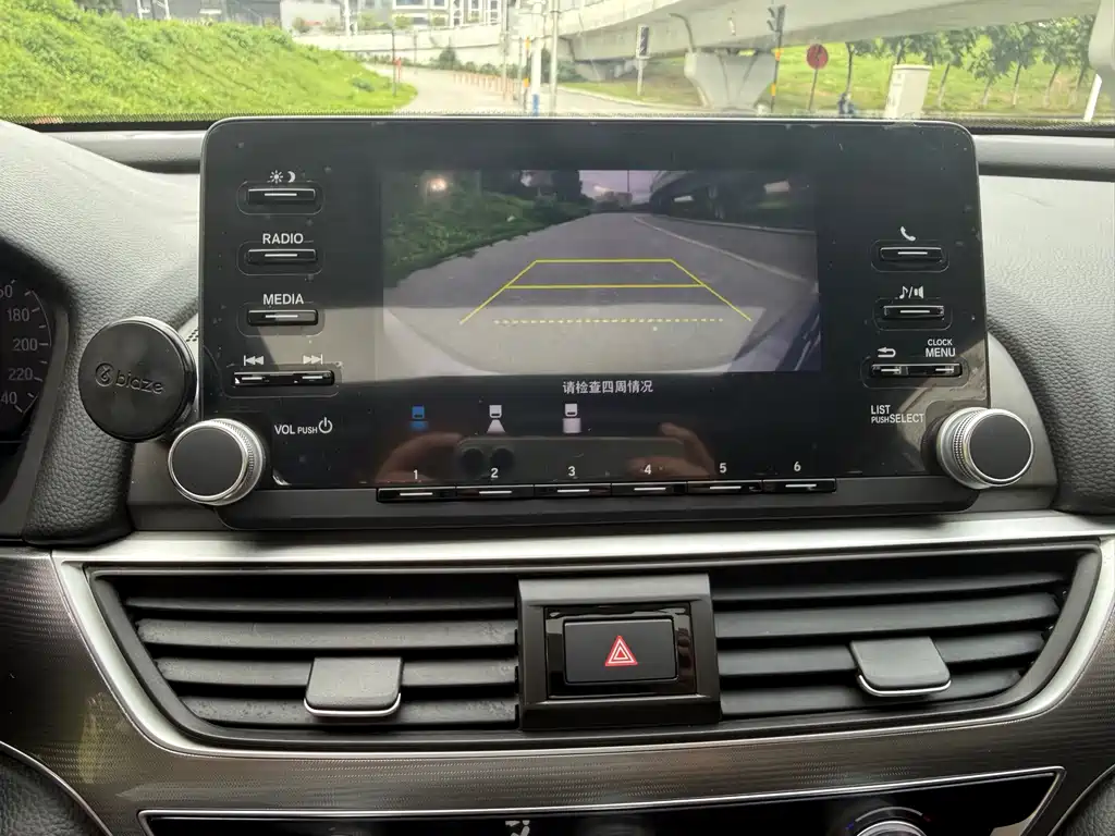 Honda Accord 2020 — фото 13