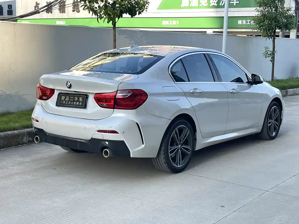 BMW 1 Series 2021