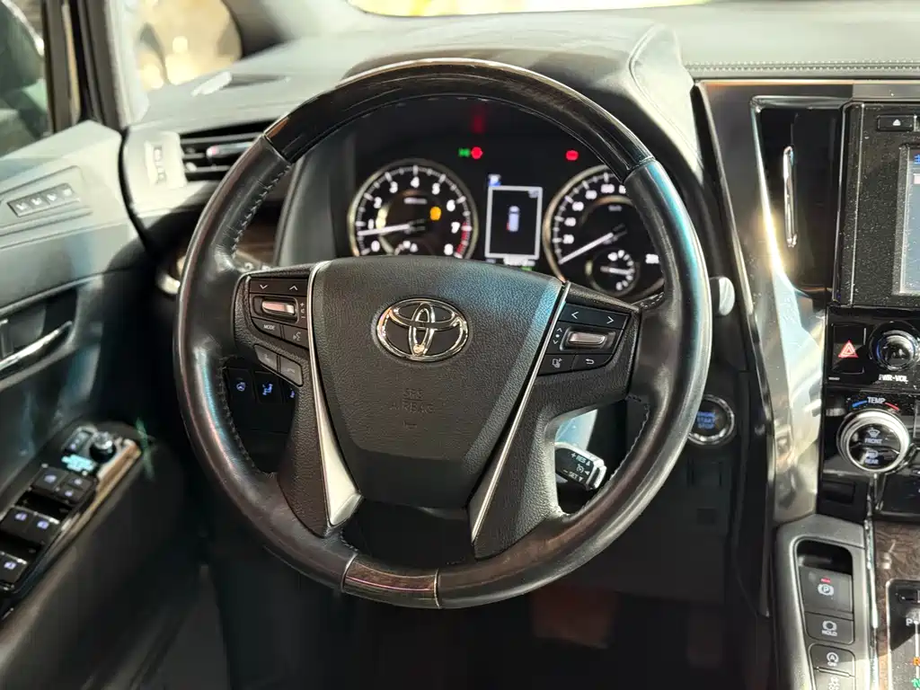 Toyota Alphard 2019 — фото 12