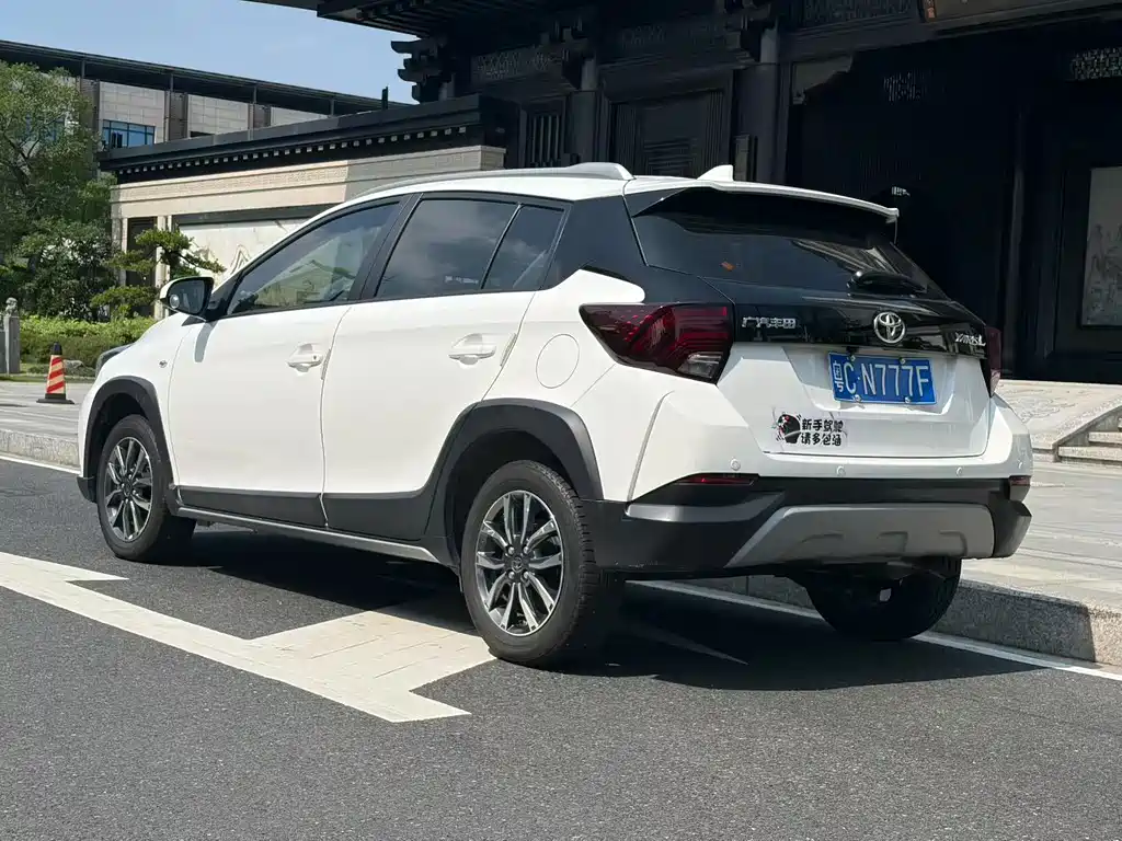 Toyota Yaris L 2021