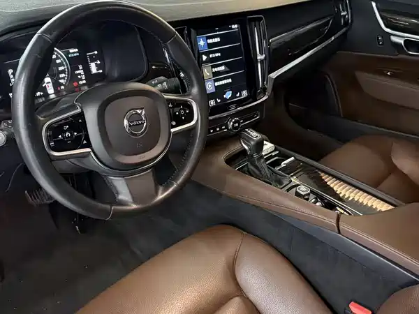 Volvo S90 2019