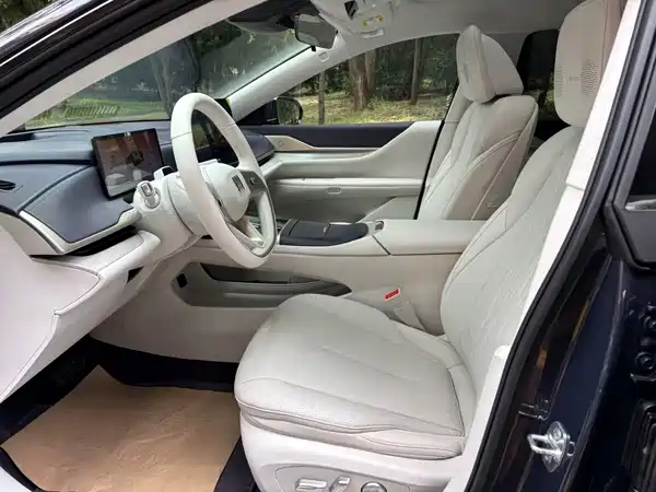 Buick Zhijing L7 2025
