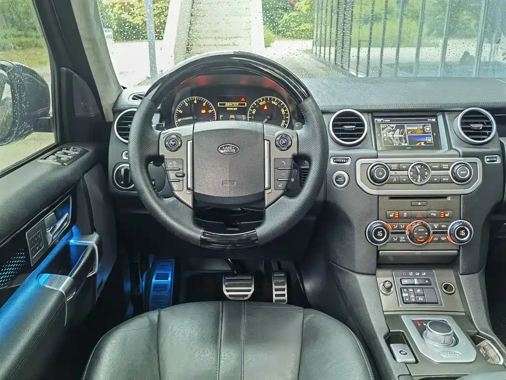 Land Rover Discovery 2015 — фото 12