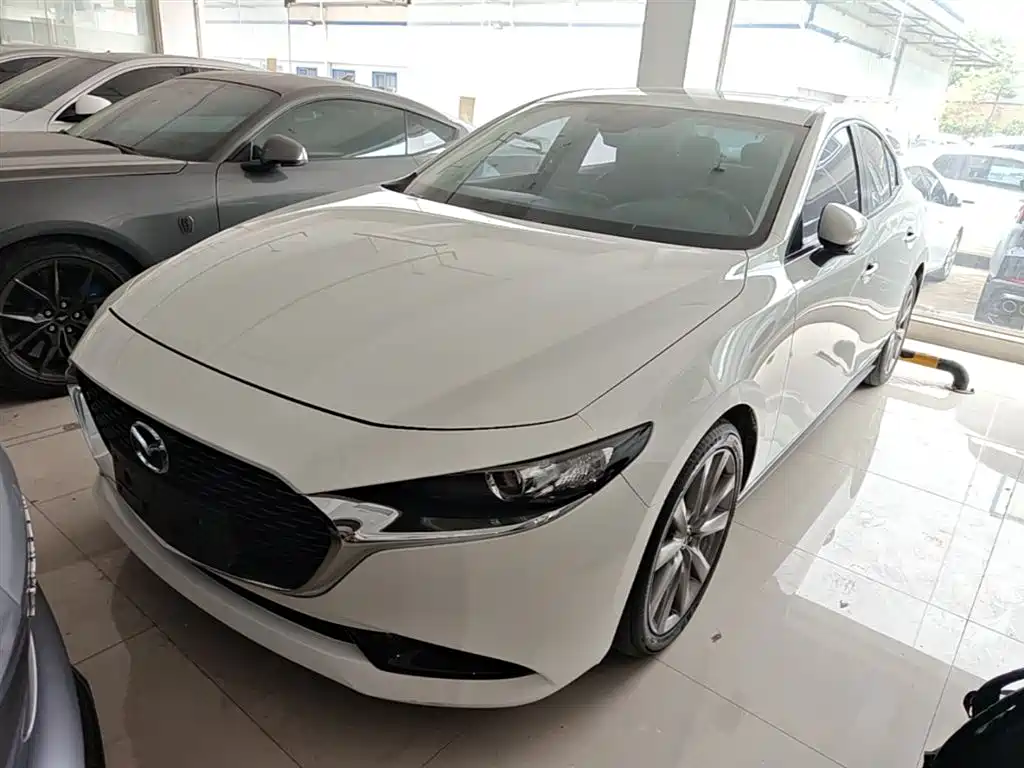 Mazda 3 Axela 2021 — фото 2