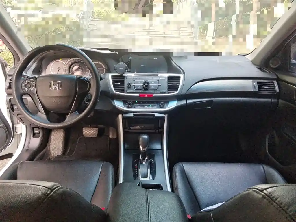 Honda Accord 2015 — фото 10