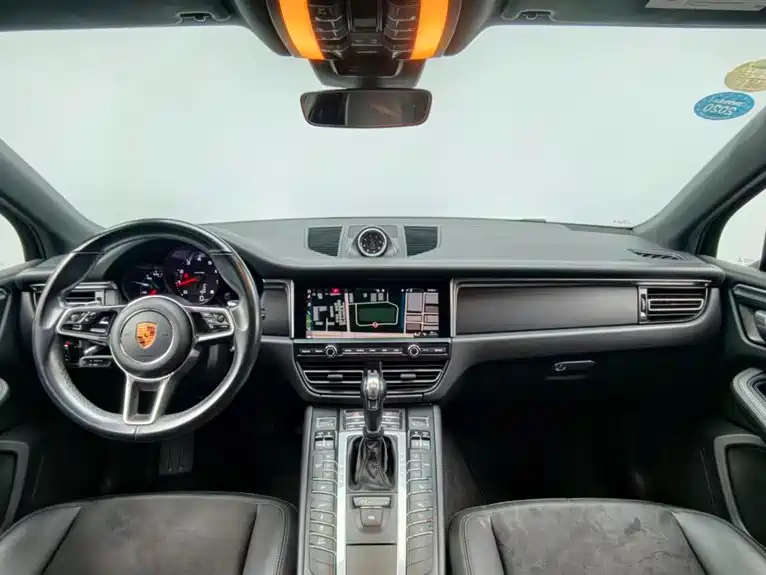 Porsche Macan 2018 — фото 10