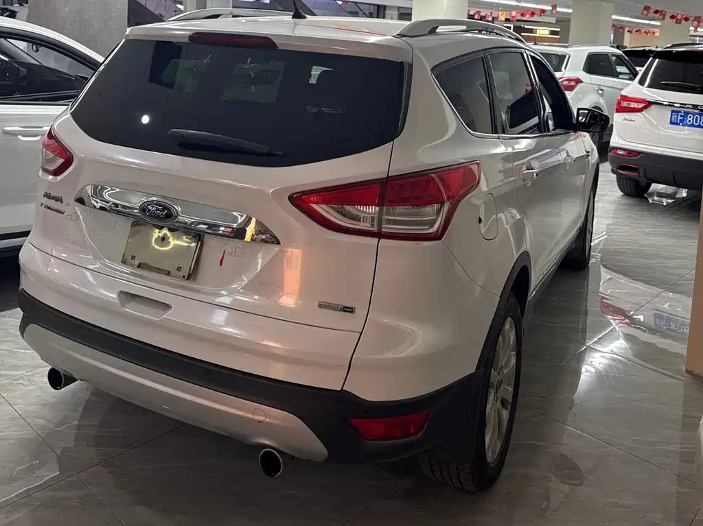 Ford Kuga 2015 — фото 4
