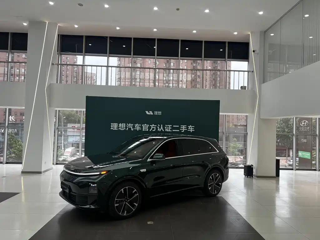 Li Auto Li L6 2025
