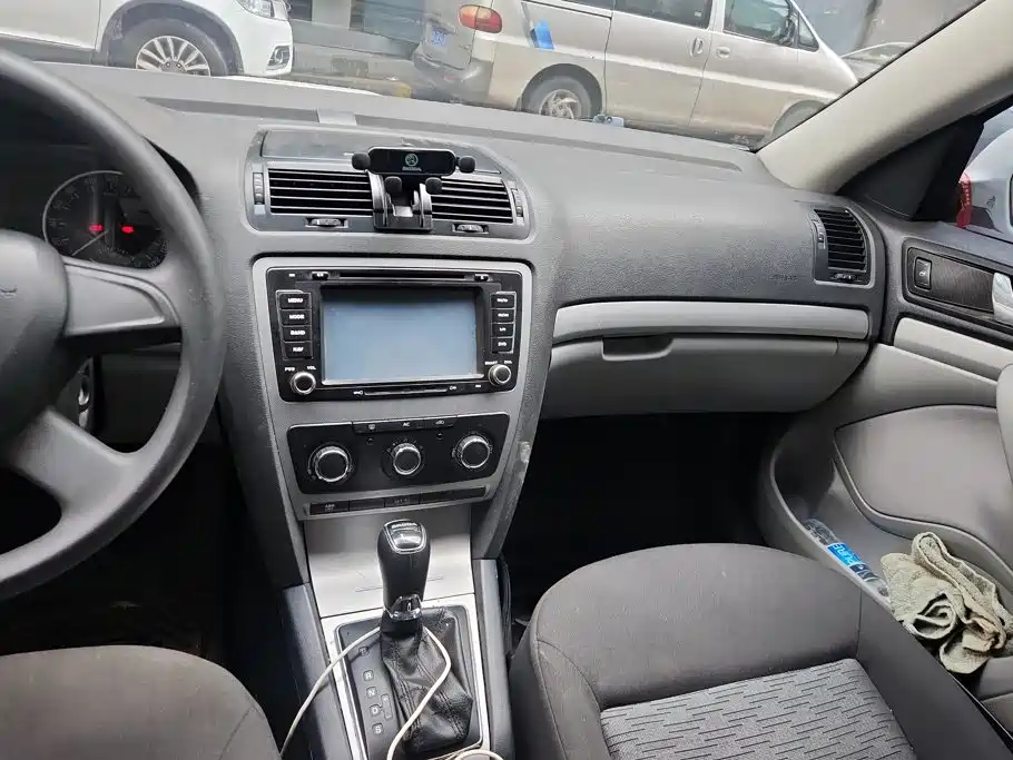 Skoda Octavia 2014 — фото 13
